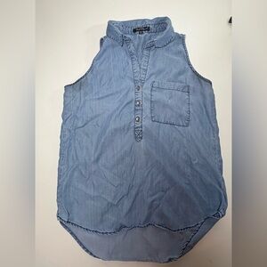 Velvet Heart Blue Sleeveless Button Down Shirt